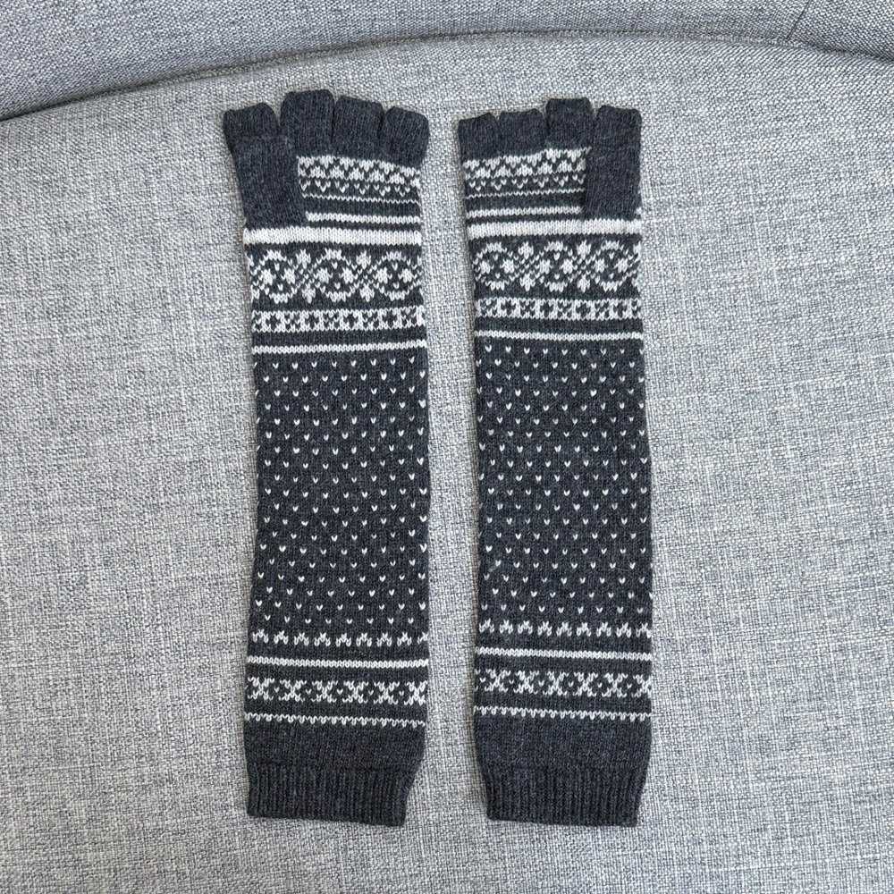Grey and White Knit Arm Warmers